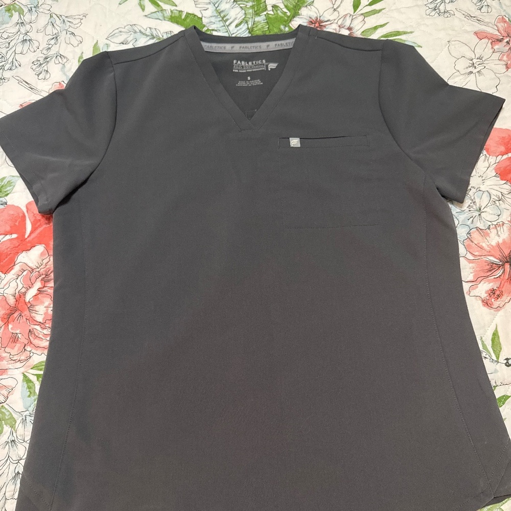 FABLETICS SCRUB TOP - image 1